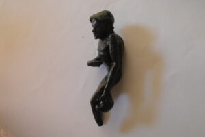 imagen de una figura de bronce